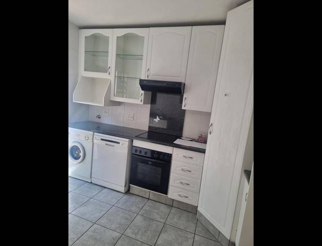 3 BEDROOM TOWNHOUSE FOR SALE IN SUNNYROCK